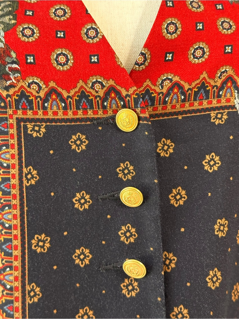 Vintage 90’s French Provincial Patchwork Liz Claiborne Red Navy Floral Vest - Picture 3 of 6